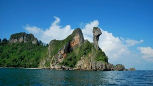 碧海蓝天海岛奇石景观