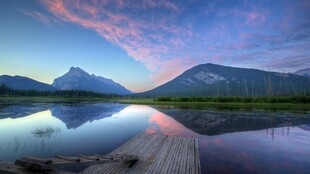 山湖夕照湖光倒影
