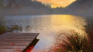 夕照湖畔黄昏美景