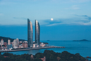 厦门双子塔海滨月夜