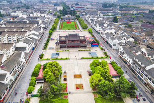 航拍古城古建广场全景