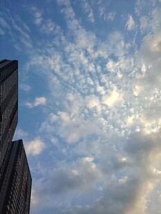 晴空云景建筑边角
