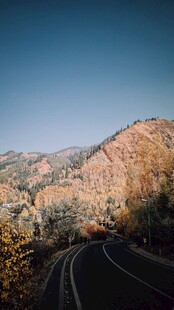 山间公路自然风光