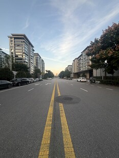 城市居民区道路街景