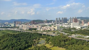城郊城市全景风光