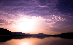 湖山落日黄昏美景