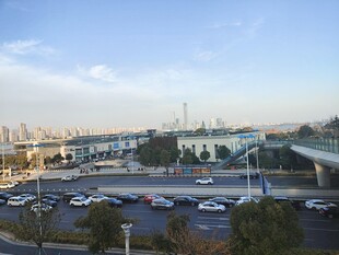 户外停车场城市远景