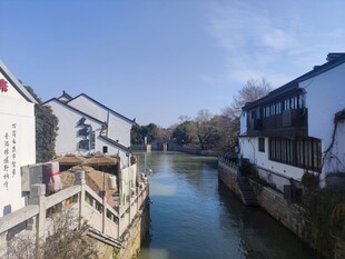 江南水乡河畔风光