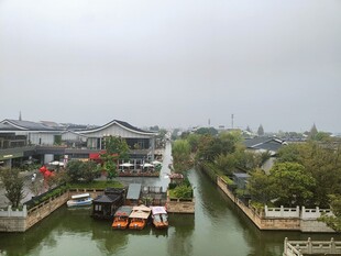 江南水乡河畔风光