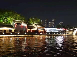 江南水乡河畔夜景