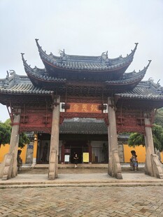 古寺中式山门建筑
