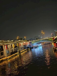水乡河道夜景