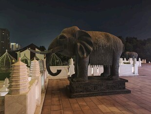 夜景大象雕塑