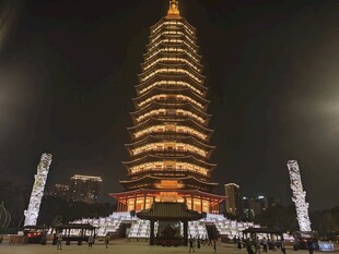 古塔夜景