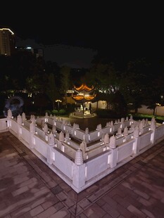 园林古亭夜景
