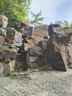 古村老旧石屋遗址