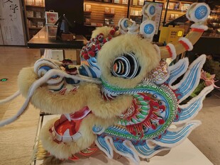 传统彩绘龙头风筝