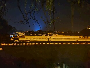 古建夜景灯光倒影