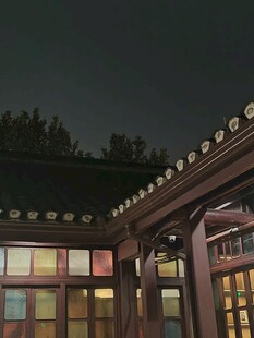 中式古建夜景屋檐
