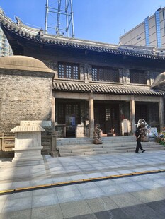 中式古建户外街景