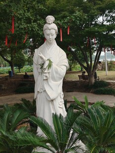 公园古典仕女雕像