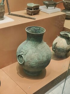 馆藏青铜壶文物展品