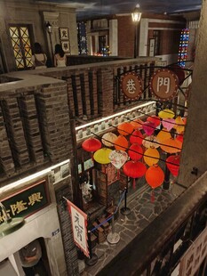 传统中式老商铺内景