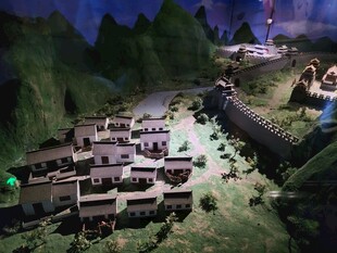 山间古村夜景