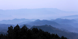 水墨远山