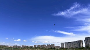 蓝天高楼实拍