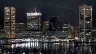 滨水城市夜景