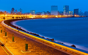 滨海城市夜景风光