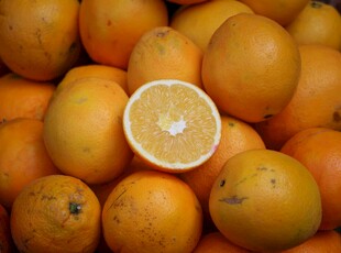 新鲜橙子堆叠特写