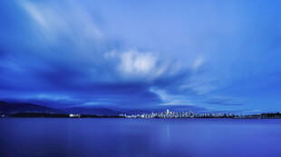 蓝调湖天远景风光