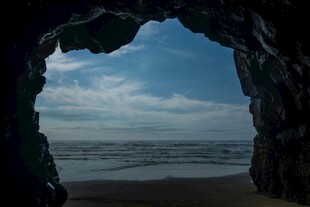 岩洞观海风景
