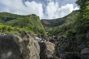 山野河谷自然风光