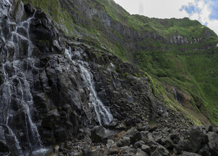 山间瀑布山野风光
