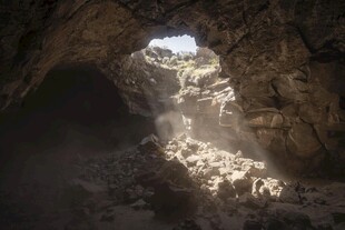 溶洞天窗透光景观