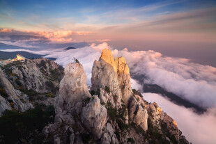 高山云海日出美景