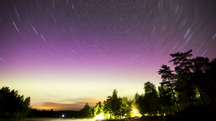 紫霞暮色湖畔夜景