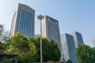 都市高层商务办公楼群