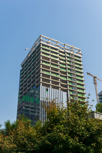 在建高层办公楼