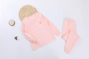 粉色家居服套装展示