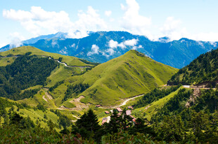 高原山地自然风光