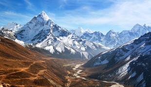 高原雪山壮丽风光