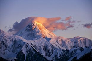 日照金山盛景