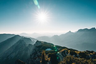 远山日出自然风光