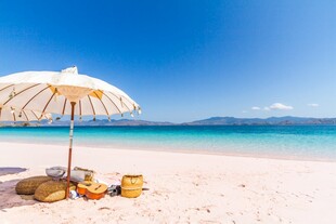 夏日海滩度假美景