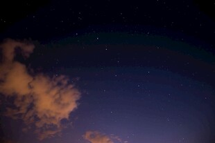 暮色夜空暖云景致