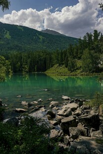 青山翠湖自然风光